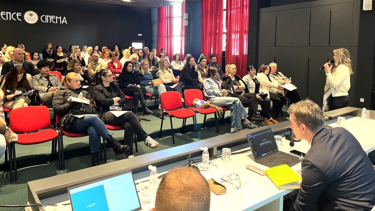 У Регистру сестринства и запослени у домовима здравља и болницама у Херцеговини 