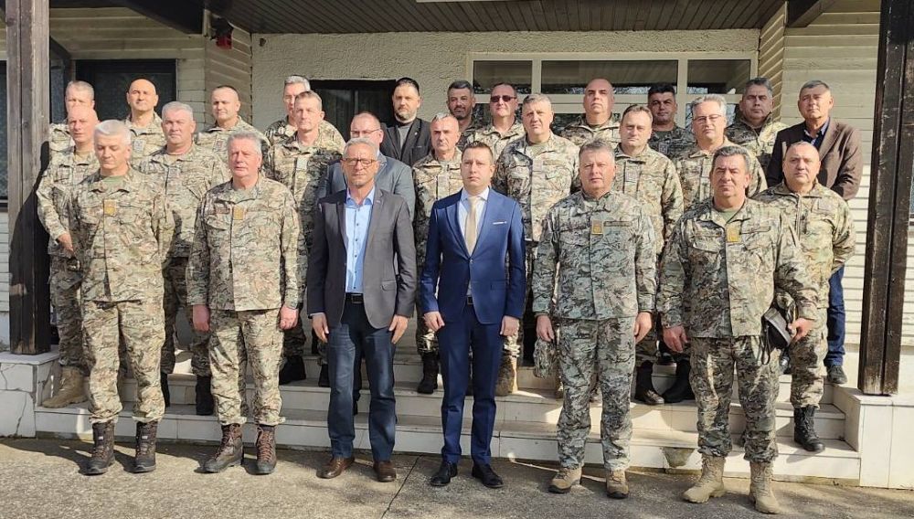 Министар Остојић присуствовао анализи рада 3. пјешадијског (Република Српска) пука