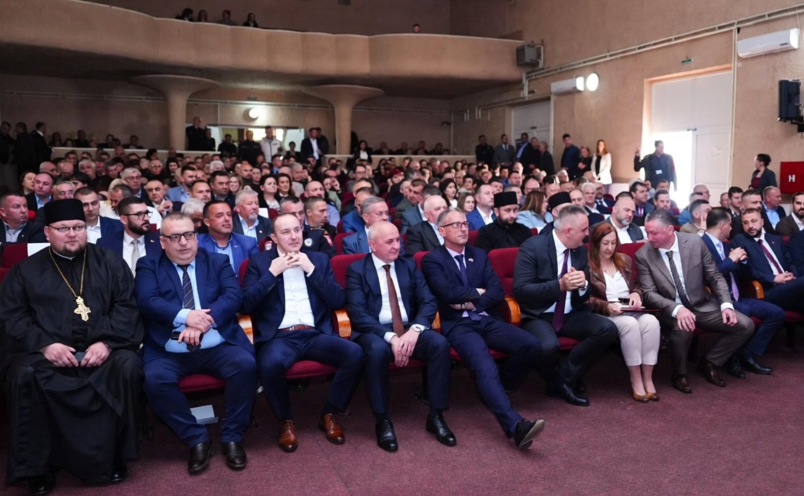 Остојић положио вијенац и присуствовао свечаној сједници поводом Дана општине Шамац