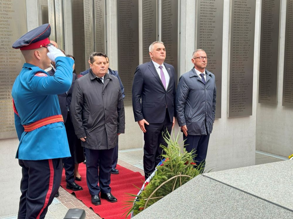 Остојић положио вијенац на Централном спомен-обиљежју поводом Дана града Бања Лука.