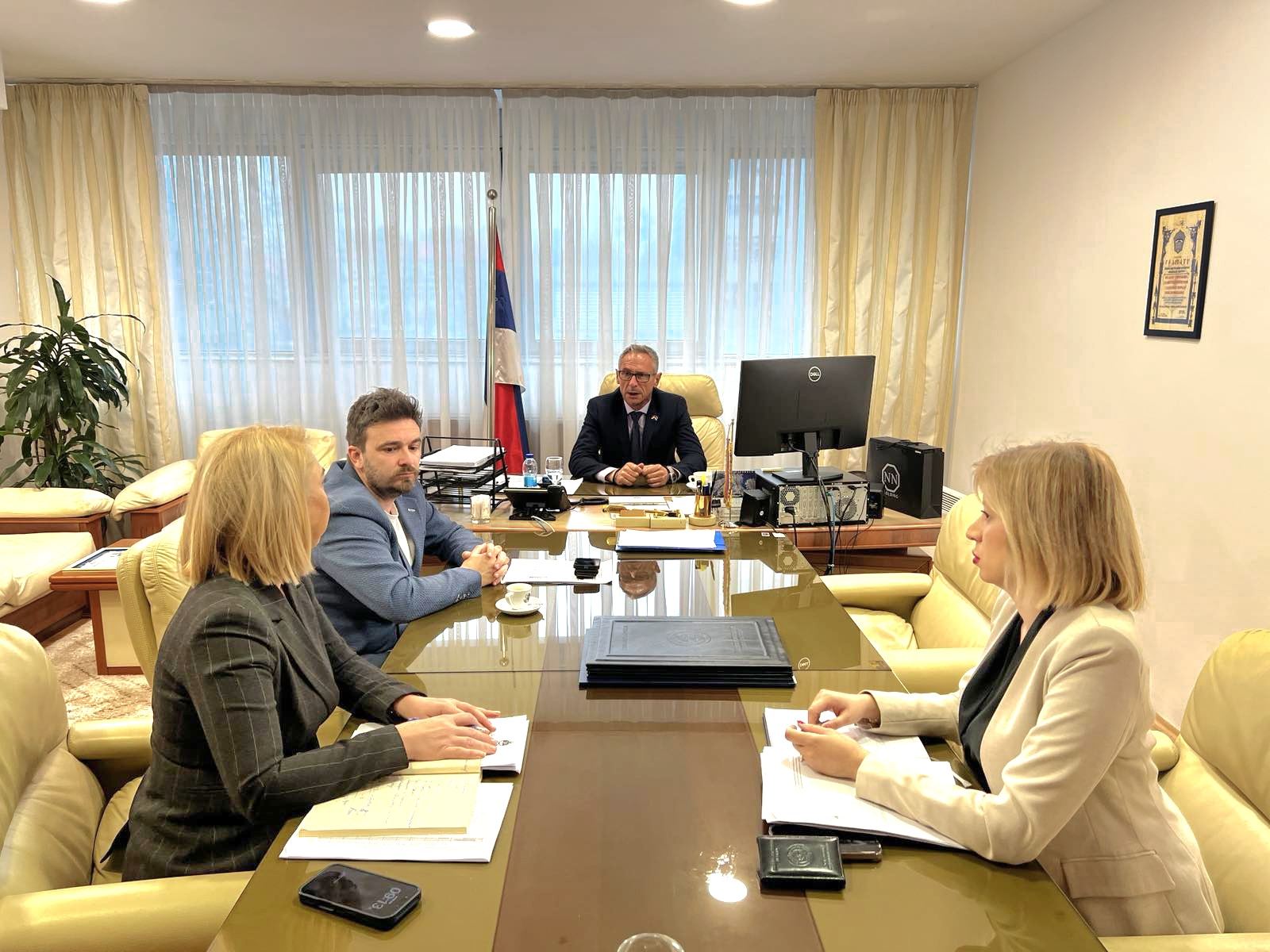 Министар Радан Остојић: пуна подршка министарства документарно-играном серијалу ,,Стубови Српске''