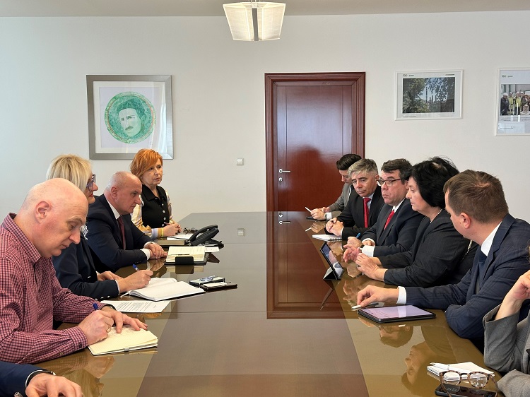 Министар Ђокић са представницима америчке амбасаде и ЕПА пројекта