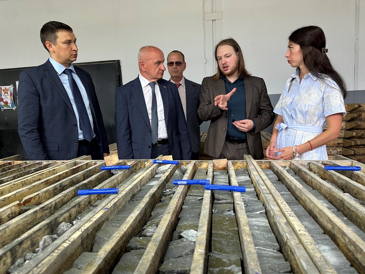 Министар Ђокић обишао погоне компанија 