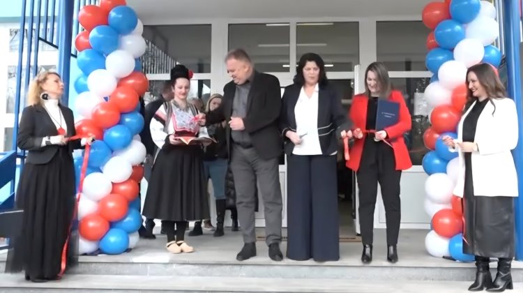 Свечано отворен обновљени објекат Гимназије Градишка