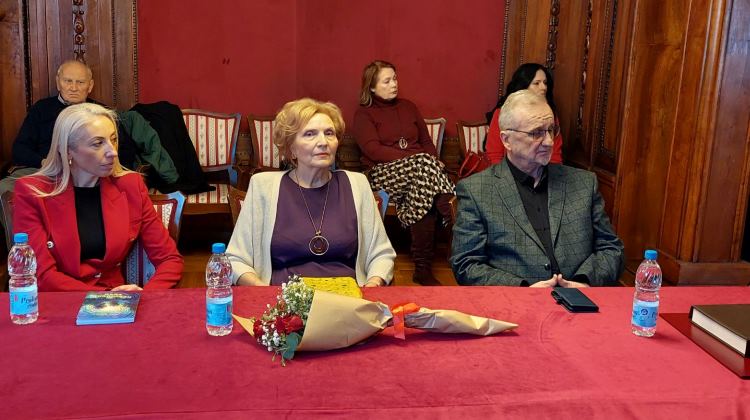 Вери Хорват уручена награда „Коља Мићевић“