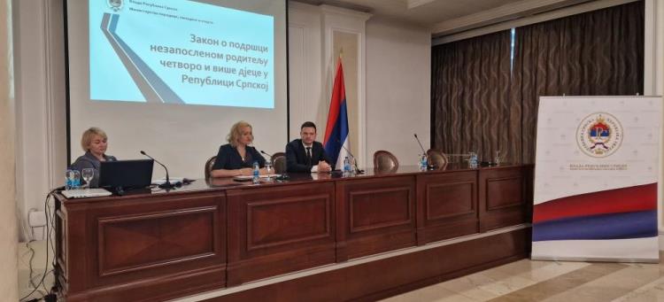 Одржана радионица посвећена тумачењу Закона о подршци незапосленом родитељу четворо и више дјеце у Републици Српској