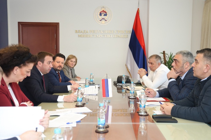 Министарство правде подржава свако законито синдикално организовање радника