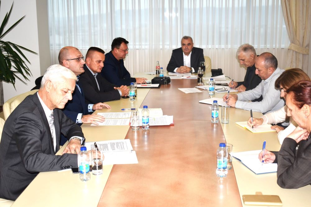  Министар Стевановић на састанку са представницима Удружења саобраћаја и веза: Унаприједити сектор саобраћаја 