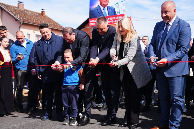 Свечано пуштен у саобраћај новоизграђени мост у бањалучком насељу Чесма