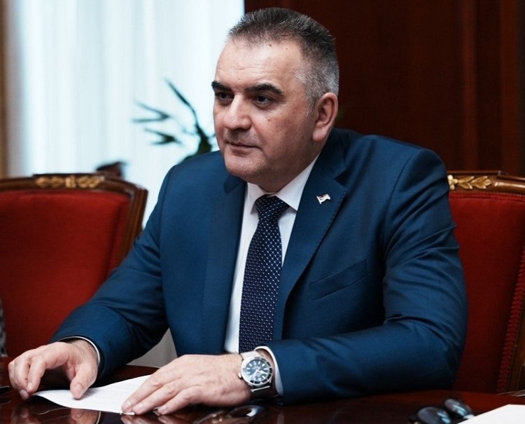 Премијер Саво Минић честитао велики јеврејски празник - Пурим