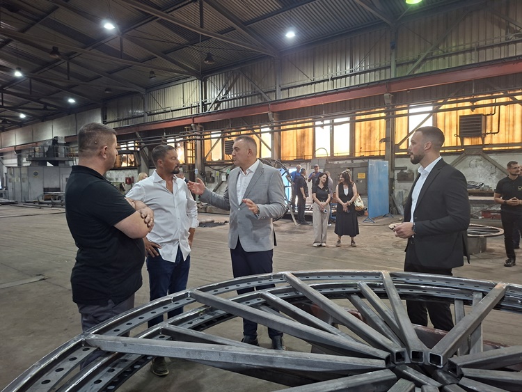 Премијер Минић посјетио у Бијељини компанију „Elvaco MetPro“: Подршка Владе Републике Српске треба да буде јача за оваква предузећа