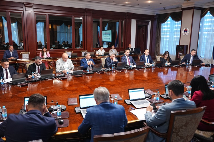 Одржана 25. сједница Владе Републике Српске: Једнократна новчана помоћ за ученике и студенте