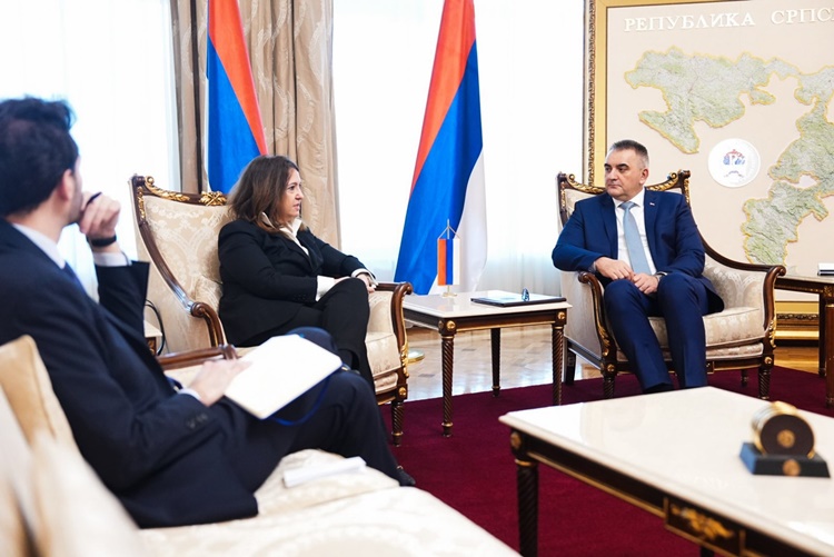 Премијер Минић разговарао са амбасадорком Републике Италије у БиХ Саром Ети Кастелани: Значајан простор за додатно унапређење економских односа са Италијом