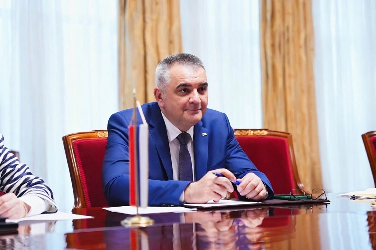 Честитка премијера Минића поводом Васкрса