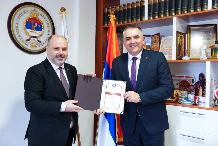 Премијеру Минићу уручено највише признање општине Вишеград