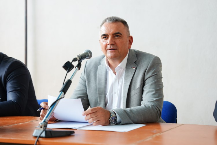 Премијер Минић након састанка са градоначелником Бијељине: Намјера Владе Републике Српске је да се рјешавају проблеми