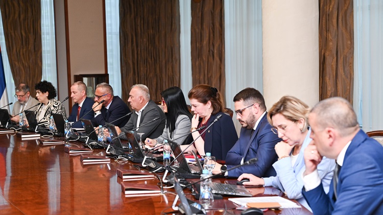 Одржана 15. сједница Владе Републике Српске: Усвојене уредбе о подстицајима и утврђено више законских рјешења