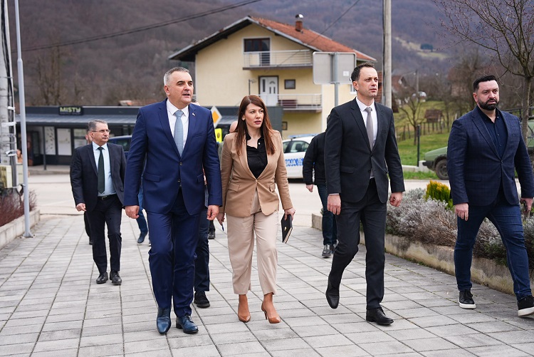 Премијер Минић у посјети Рибнику: Рубне општине имаће посебну пажњу Владе